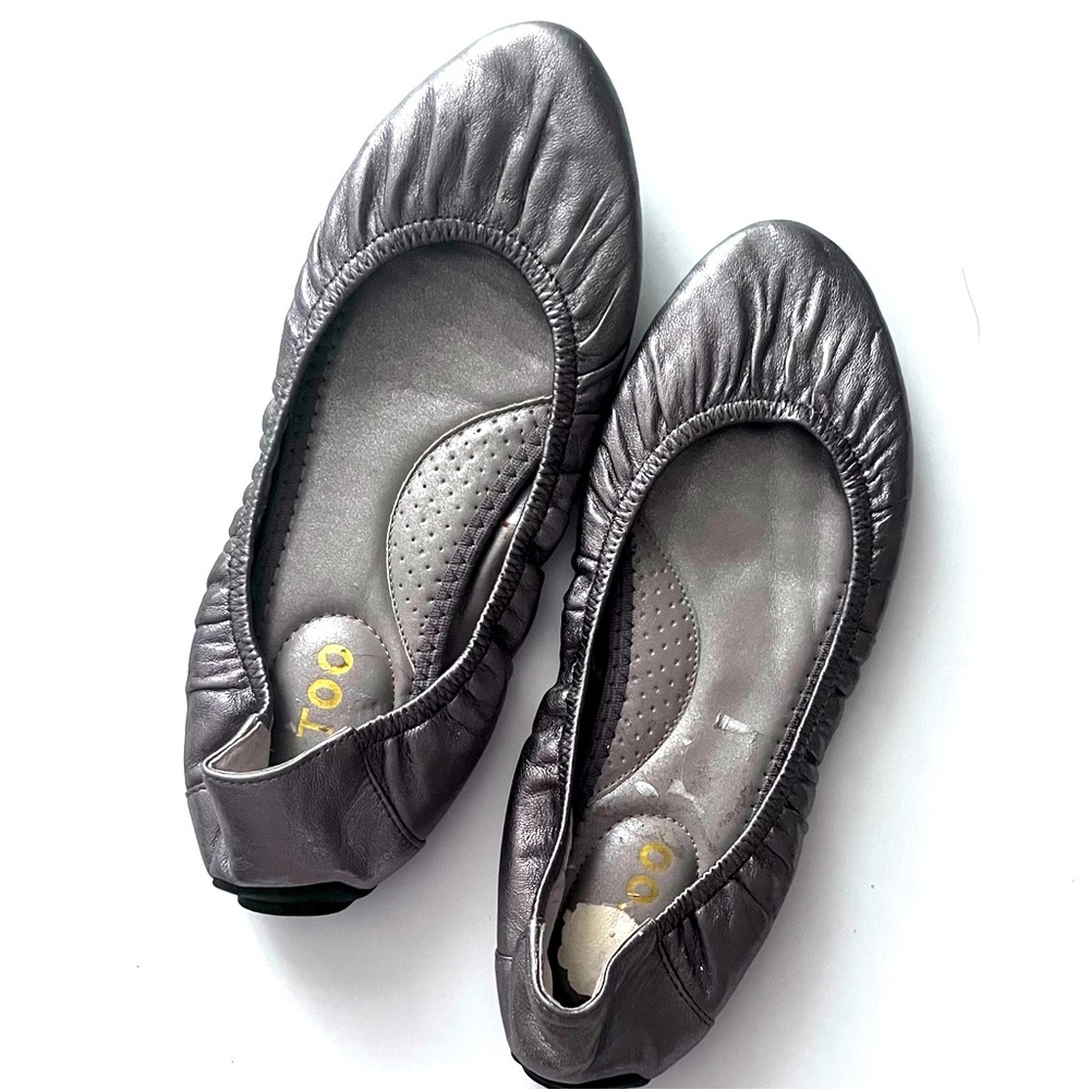 Me Too leather silver ballet flats